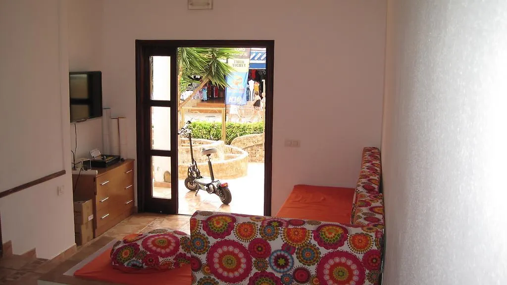 Hostel 33  Costa Adeje (Tenerife)