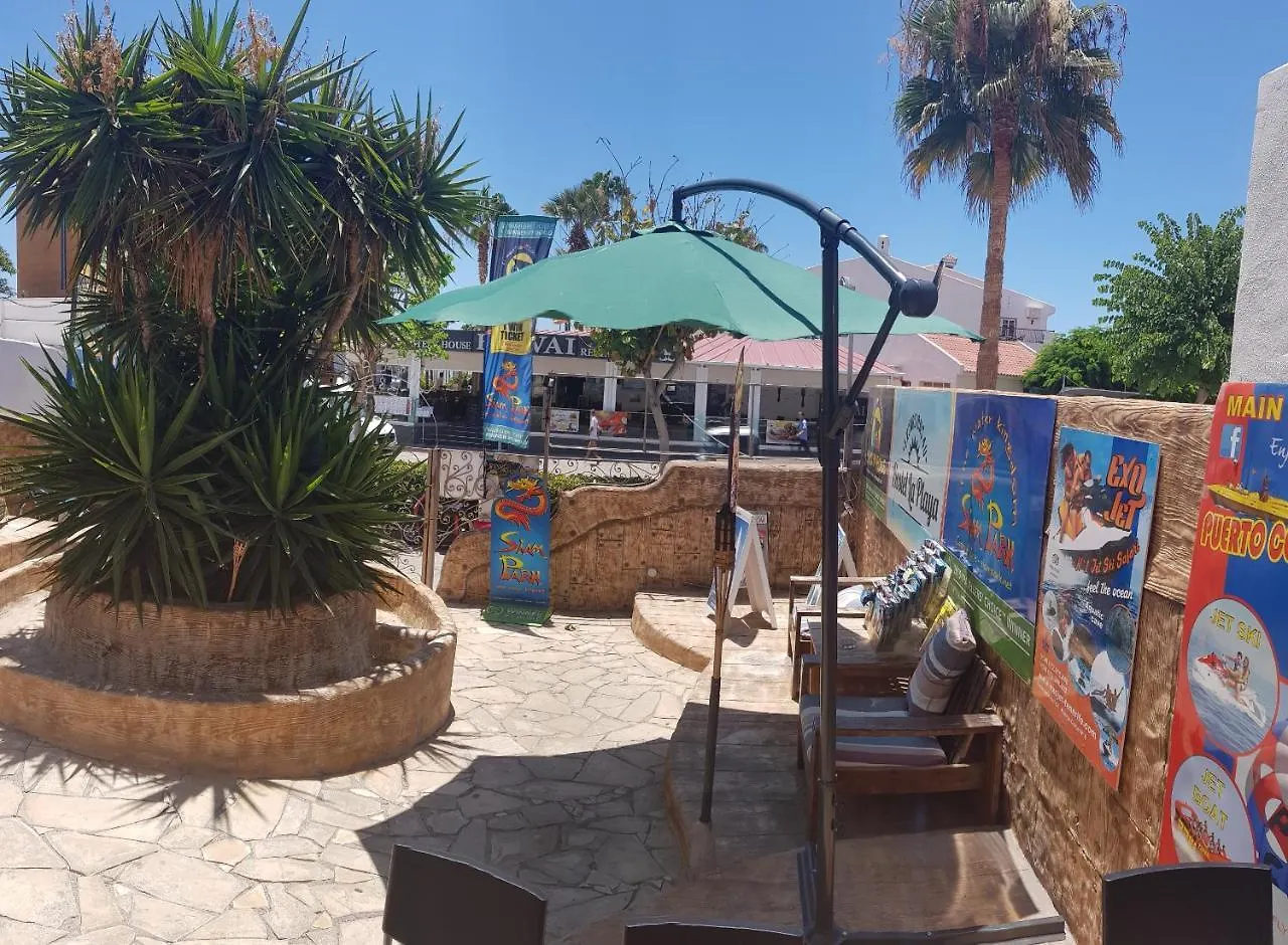 Hostel 33 0*, Costa Adeje (Tenerife)